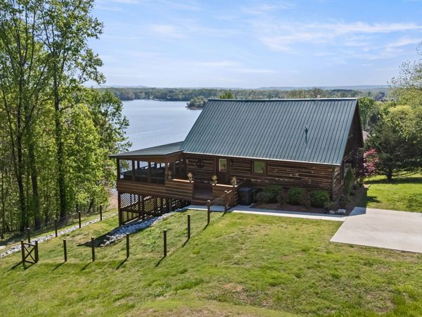 201 Bell Memorial Dr, Estill Springs, TN 37330