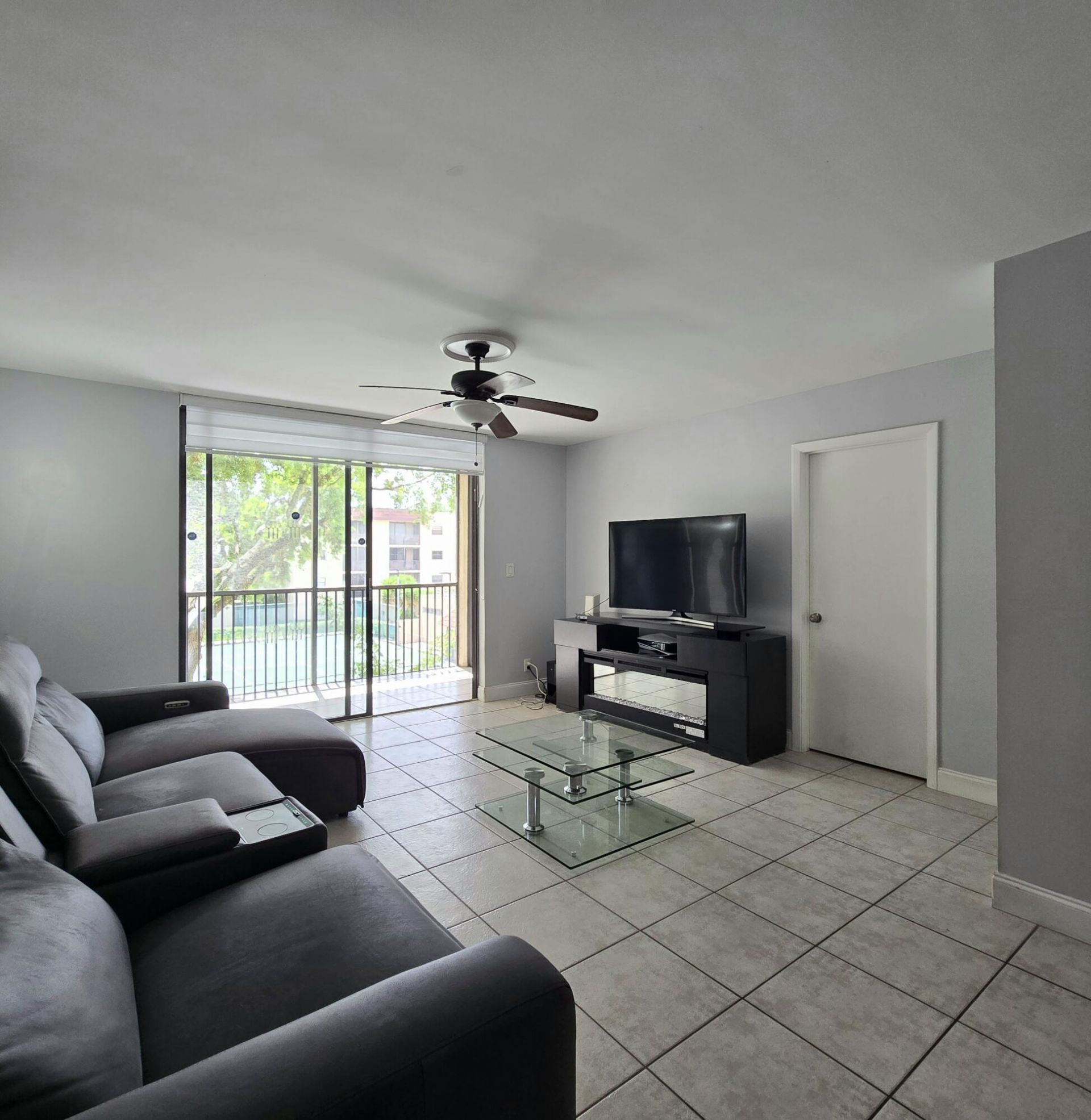 10501 W Broward Boulevard, Unit 302, Plantation, FL 33324 Photo