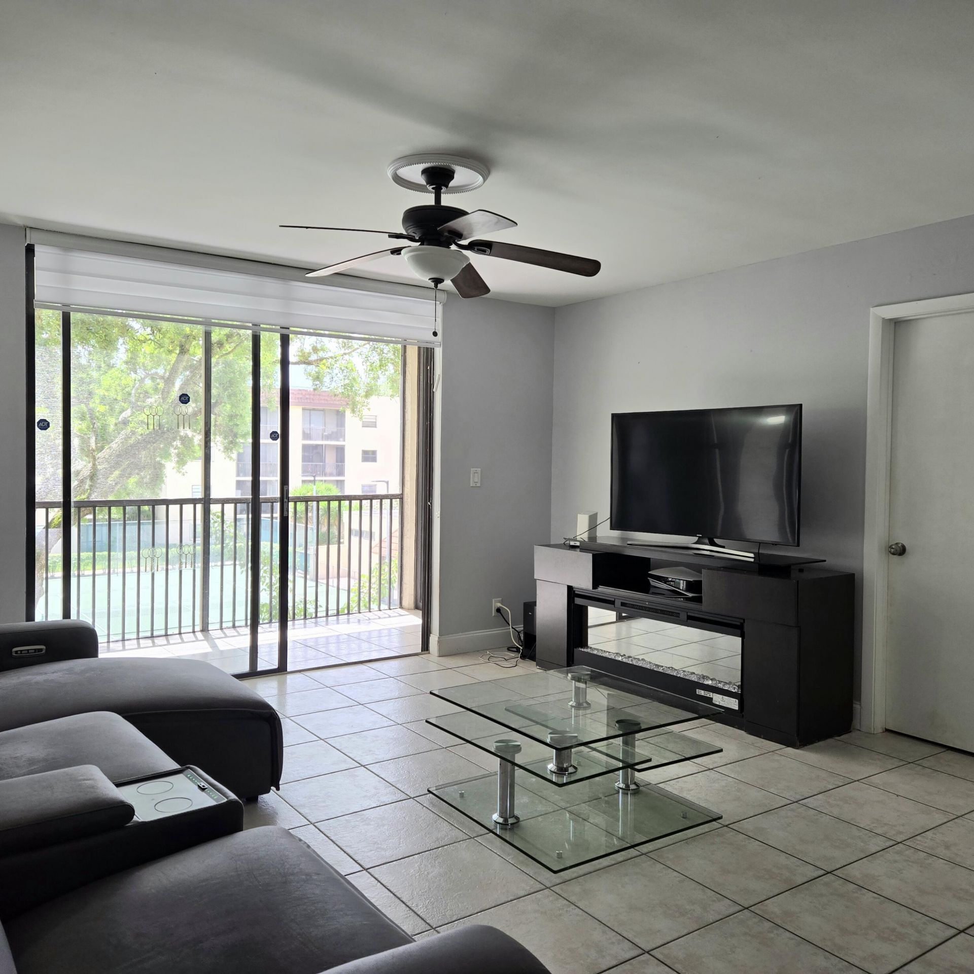 10501 W Broward Boulevard, Unit 302, Plantation, FL 33324 Photo