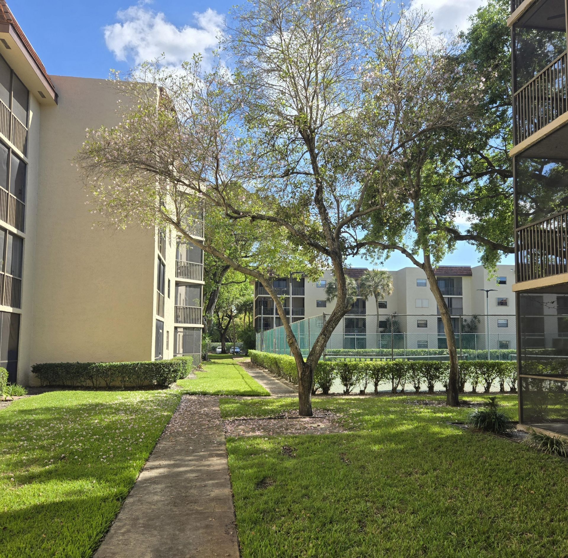 10501 W Broward Boulevard, Unit 302, Plantation, FL 33324 Photo