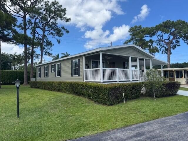 4290 Royal Manor Boulevard, Unit 136, Boynton Beach, FL 33436 Photo