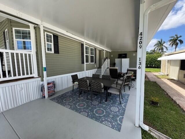 4290 Royal Manor Boulevard, Unit 136, Boynton Beach, FL 33436 Photo