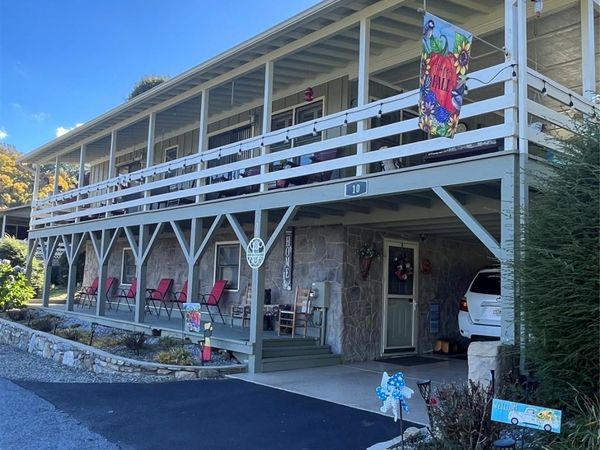 10 Onyx Lane, Maggie Valley, NC 28751