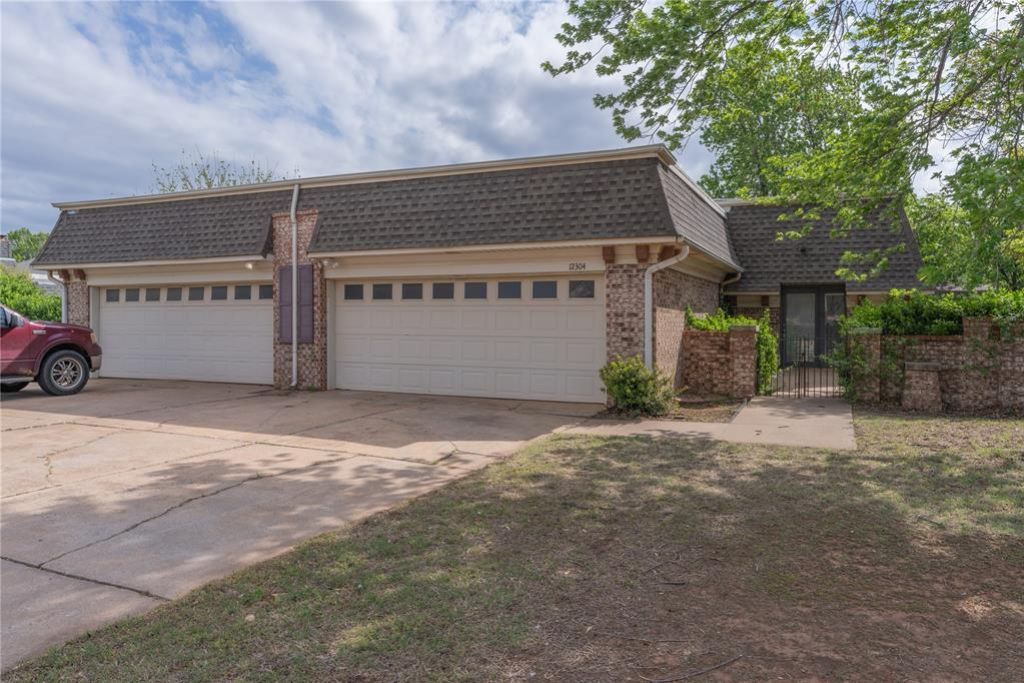 12304 Green Valley Drive, Oklahoma City, OK 73120 Main Photo