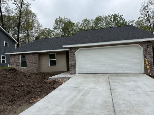 2006 Sally Ann Avenue, Neosho, MO 64850