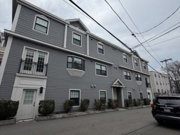 43 Pitman Street, Unit 202, Somerville, MA 02143