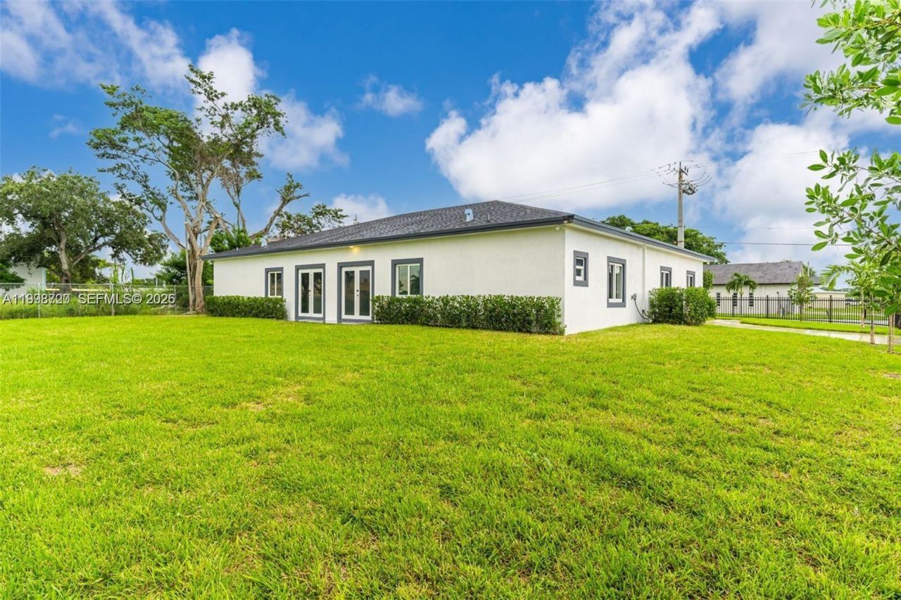 11870 SW 220th St, Unit A, Miami, FL 33170 Photo