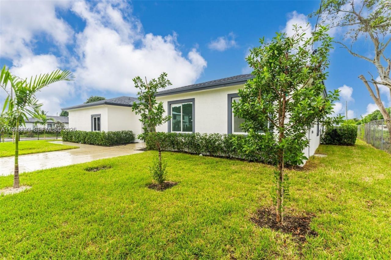 11870 SW 220th St, Unit A, Miami, FL 33170 Photo