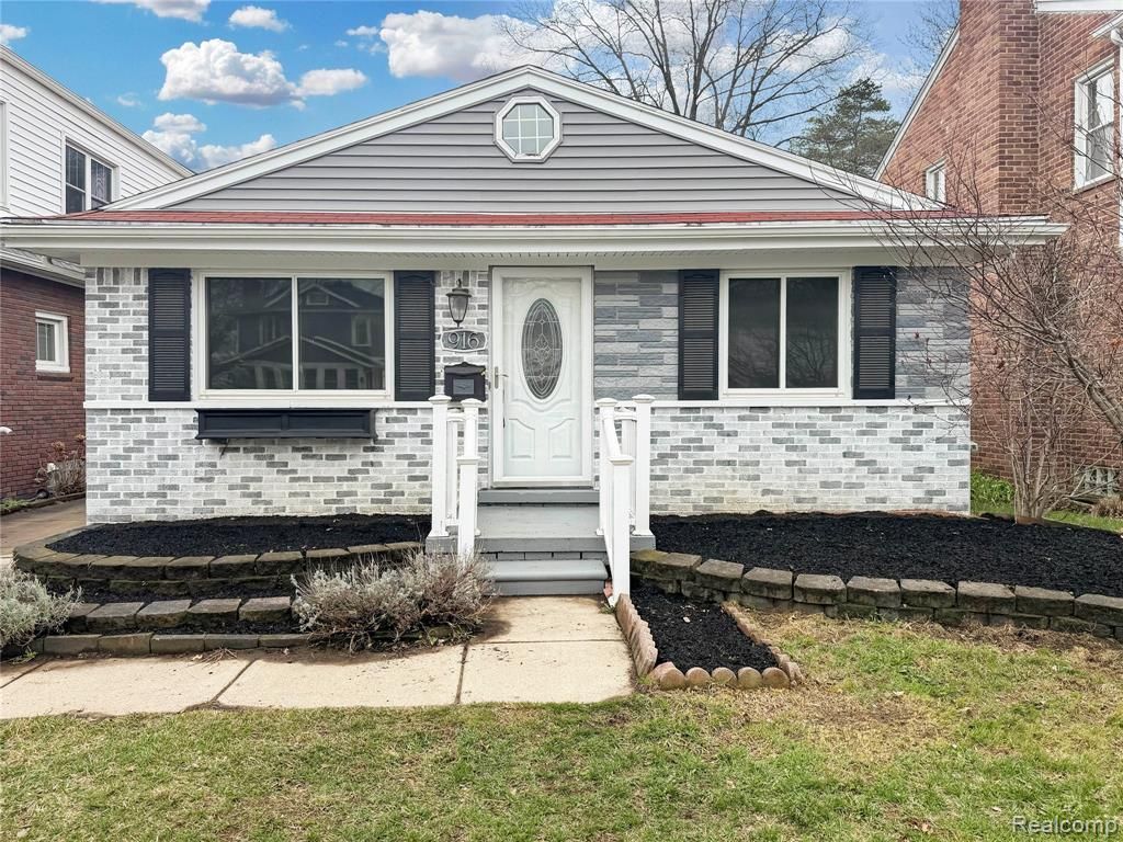 916 Longfellow Avenue, Royal Oak, MI 48067 Main Photo
