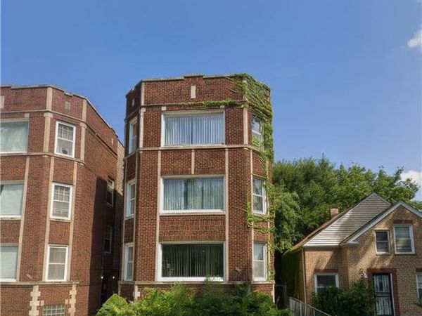 8611 S Bennett Avenue , Chicago, IL 60617