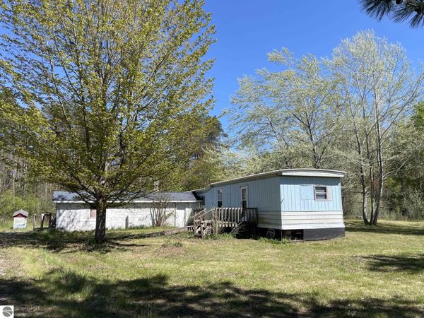 5985 Roehrs Road, Beaverton, MI 48612