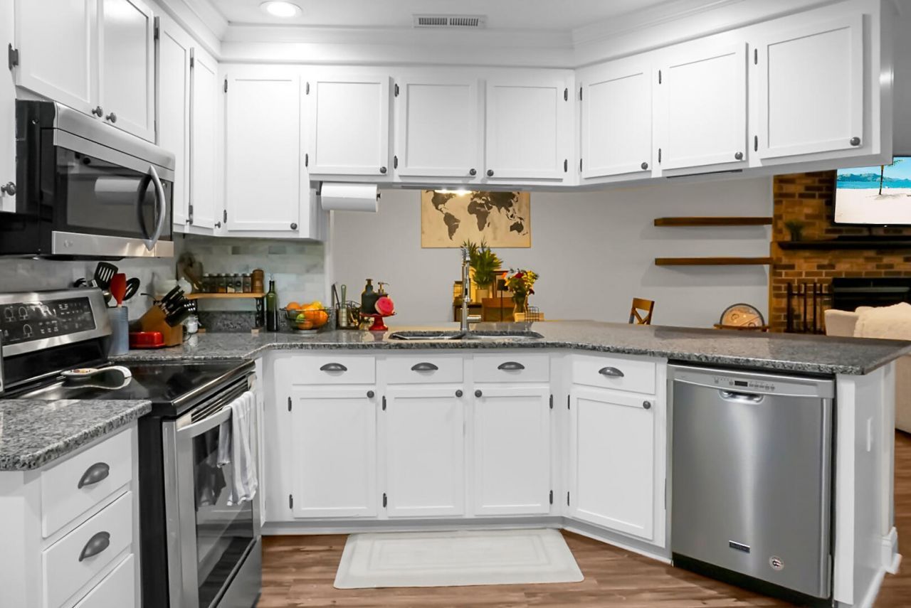 124 Knightsbridge Drive Photo 10