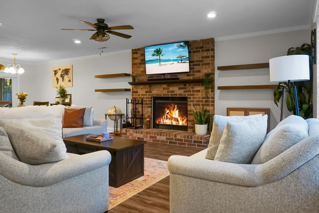 124 Knightsbridge Drive Photo 3