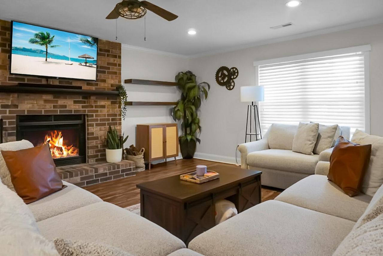 124 Knightsbridge Drive Photo 6