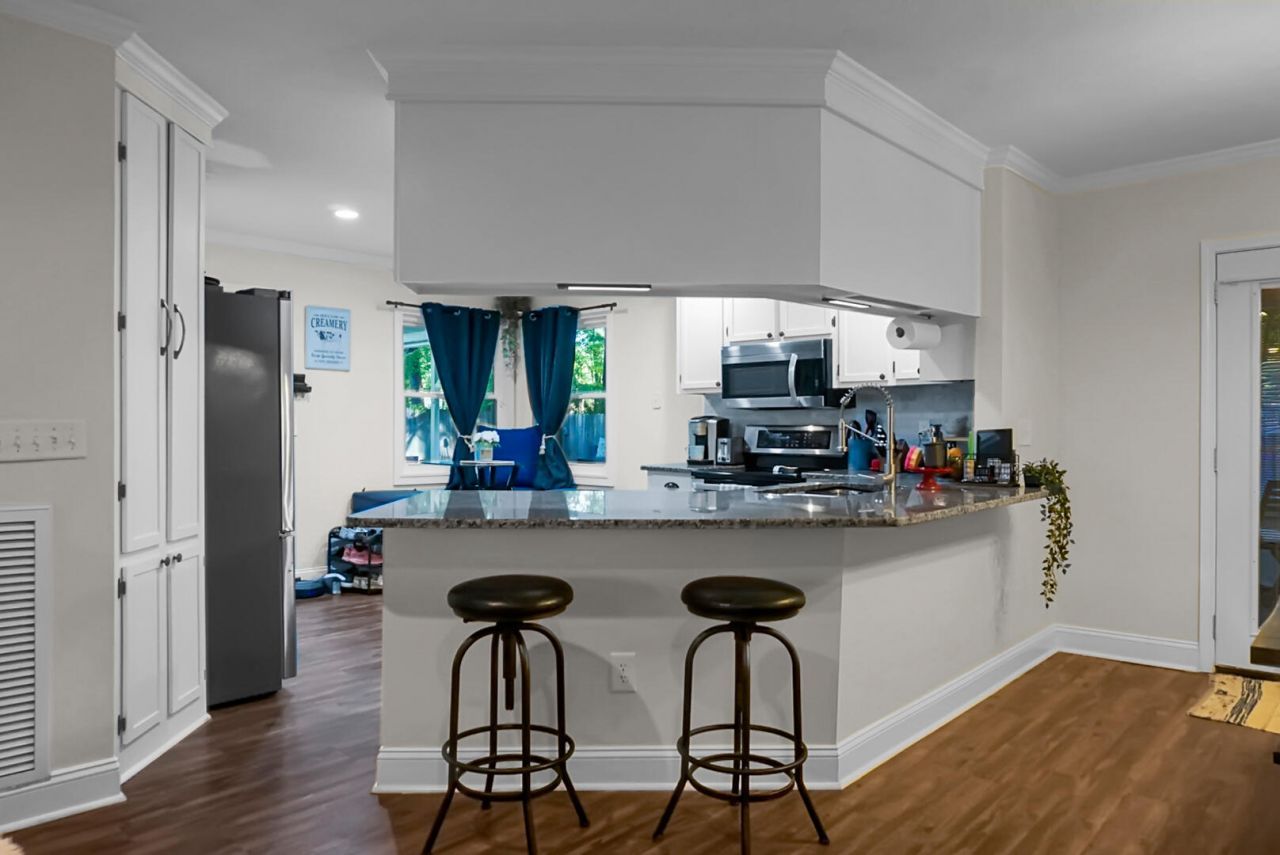 124 Knightsbridge Drive Photo 9