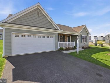 122 CREEKSIDE DRIVE, NEW PROVIDENCE, PA 17560