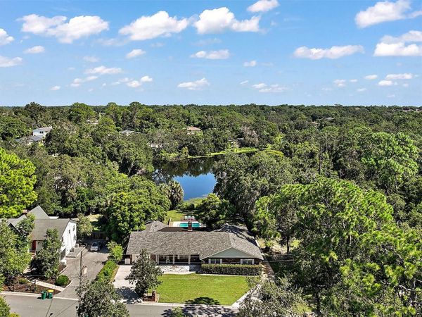 705 SUMMIT COURT , MOUNT DORA, FL 32757