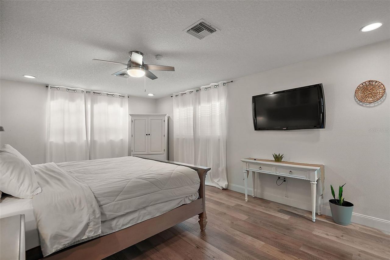 705 Summit Court , Mount Dora, FL 32757 Photo