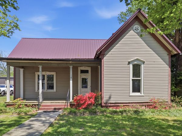 211 SE Atlantic St, Tullahoma, TN 37388