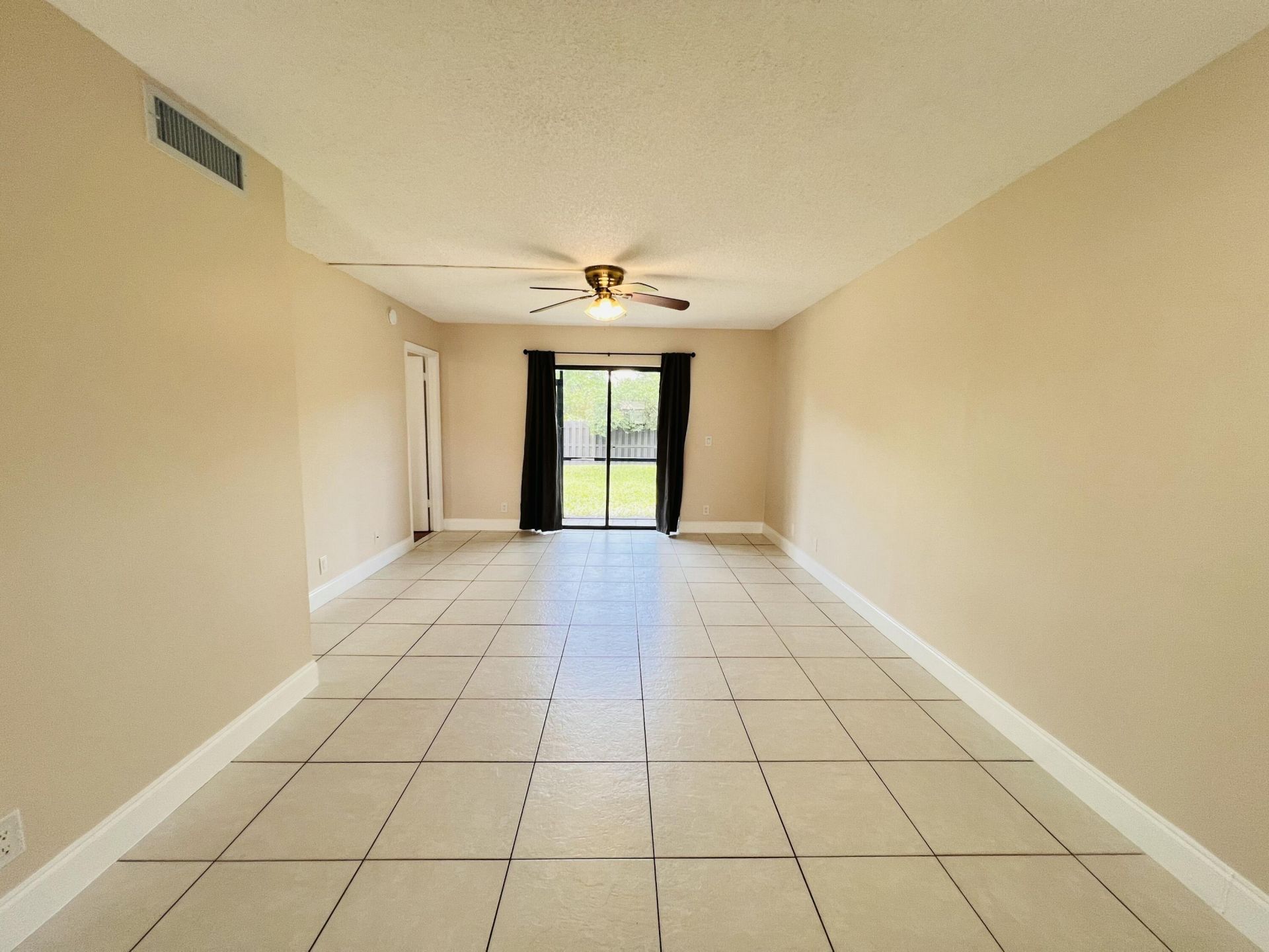 21890 Lake Forest Circle, Unit 101, Boca Raton, FL 33433 Photo