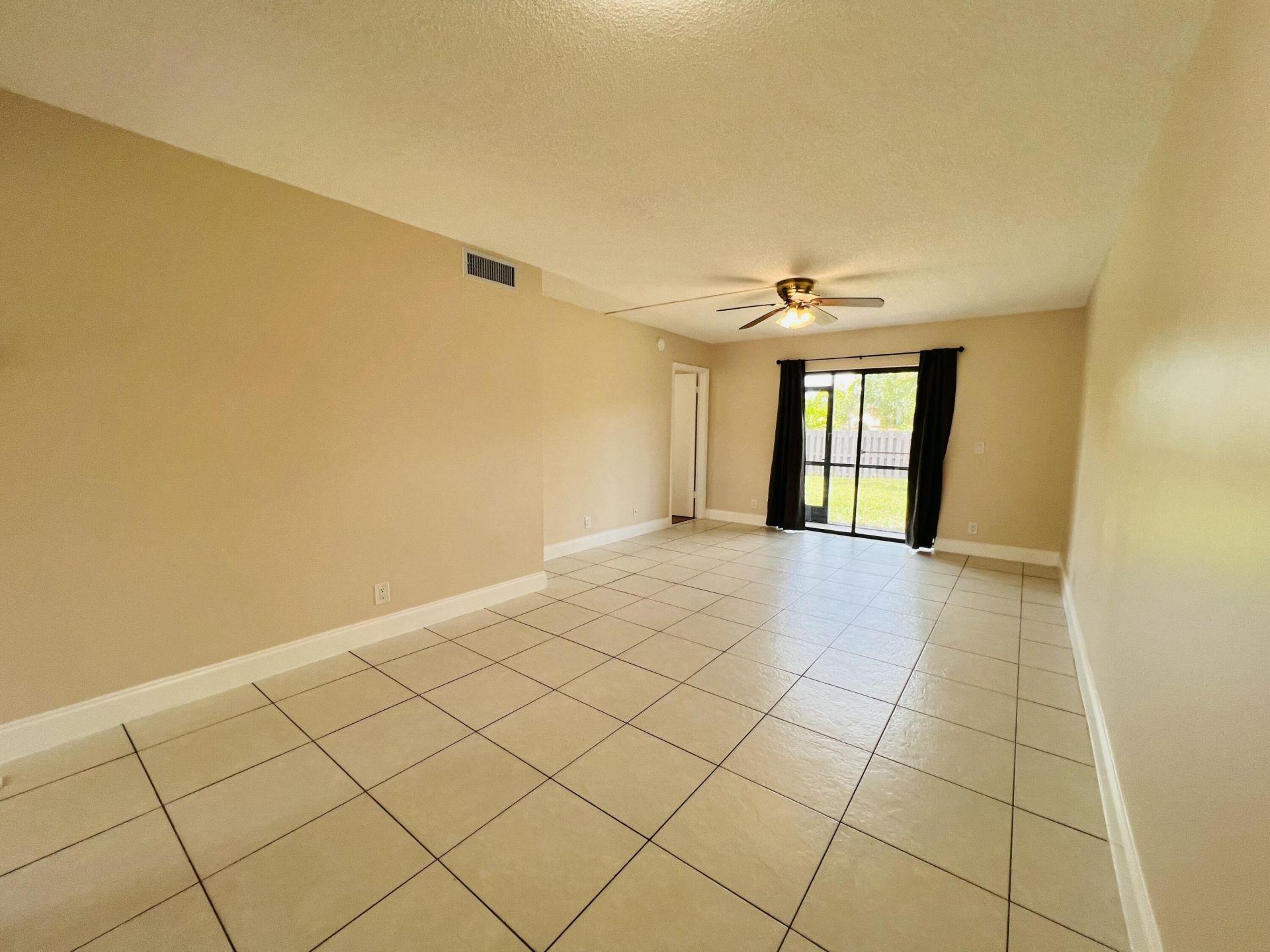 21890 Lake Forest Circle, Unit 101, Boca Raton, FL 33433 Photo
