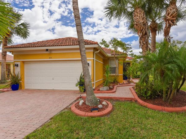 833 NW Rutherford Court NW, Port St. Lucie, FL 34983