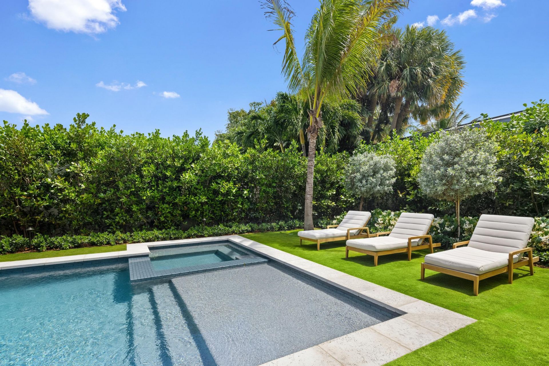 122 Bloomfield Drive, West Palm Beach, FL 33405 Photo