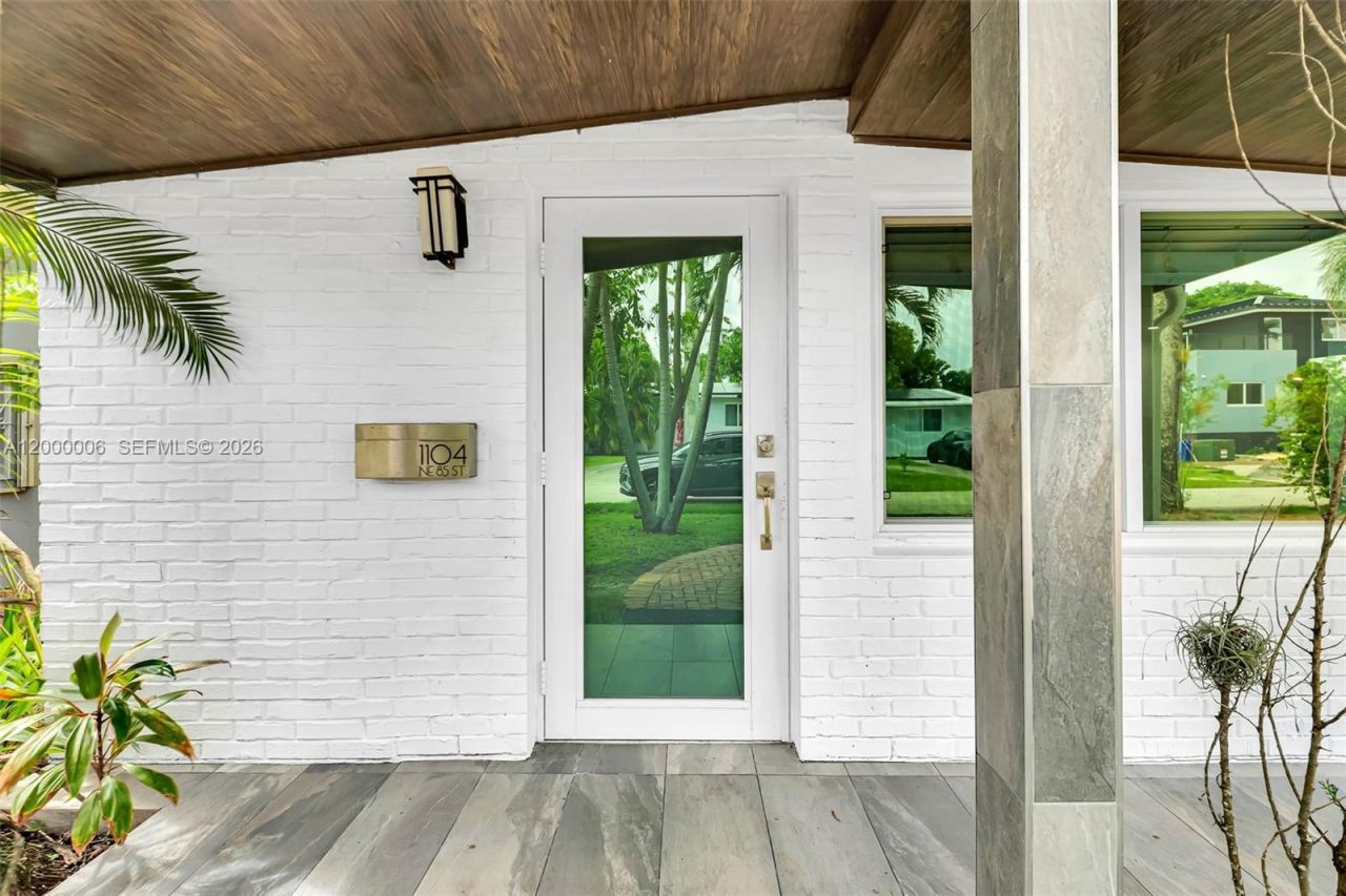 1104 NE 85th St, Miami, FL 33138 Photo