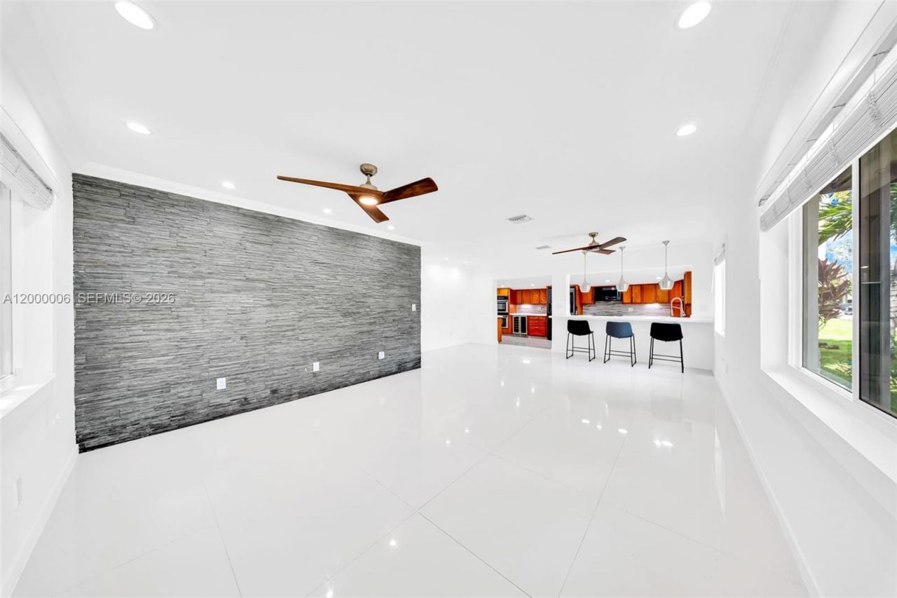 1104 NE 85th St, Miami, FL 33138 Photo