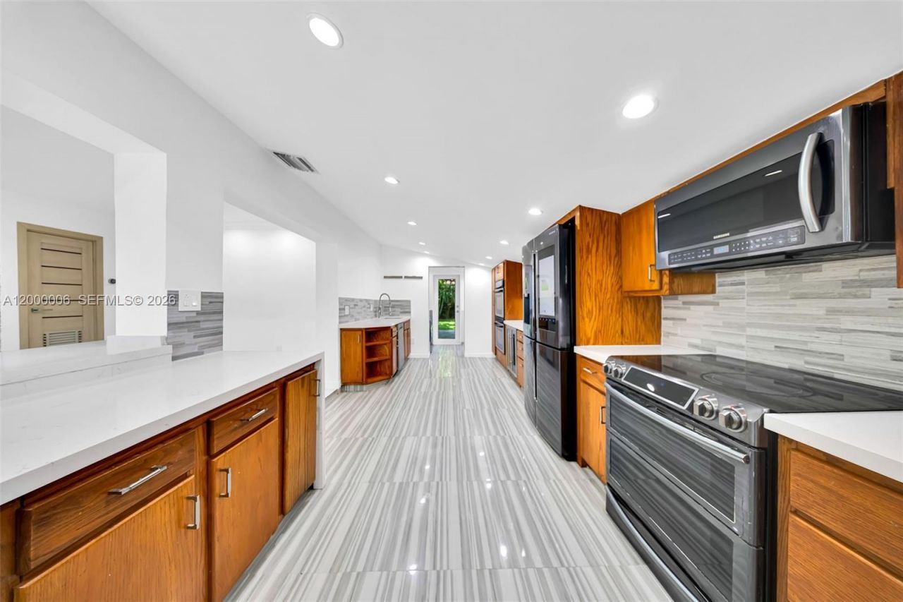 1104 NE 85th St, Miami, FL 33138 Photo