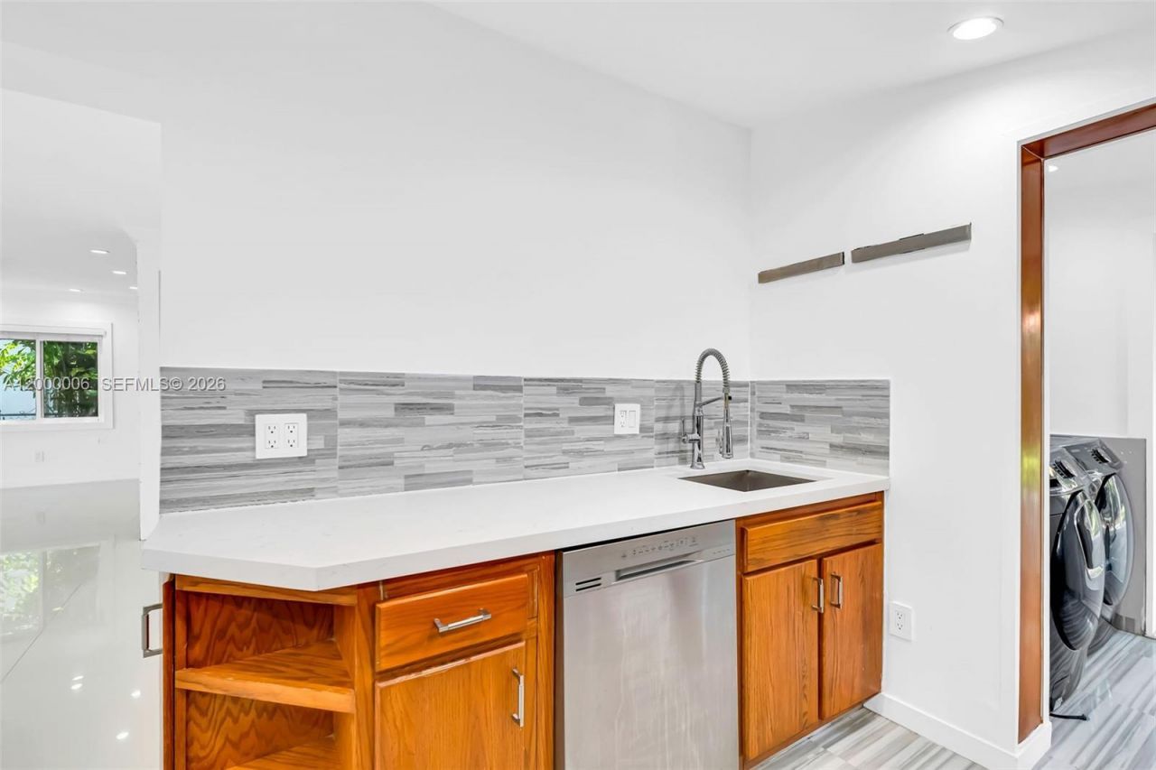 1104 NE 85th St, Miami, FL 33138 Photo