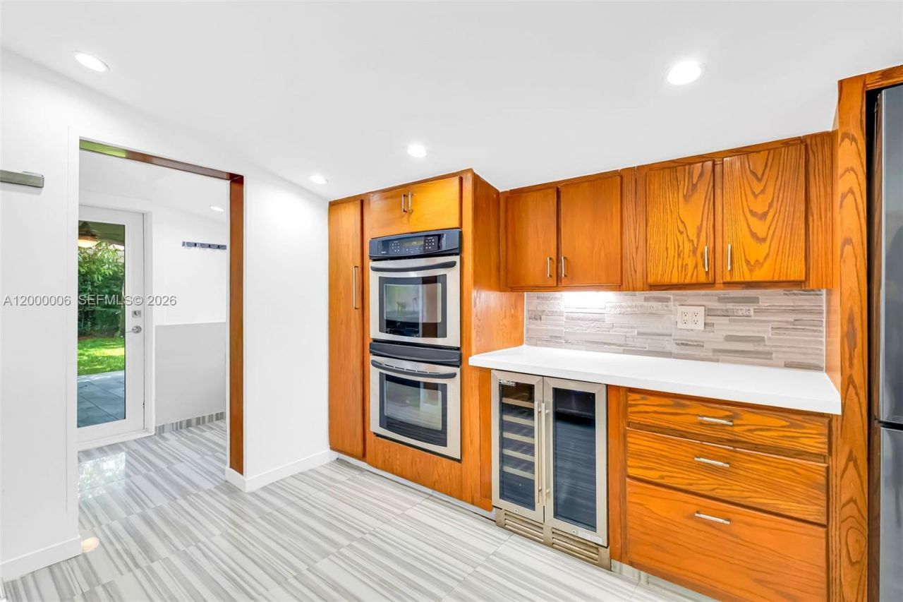 1104 NE 85th St, Miami, FL 33138 Photo