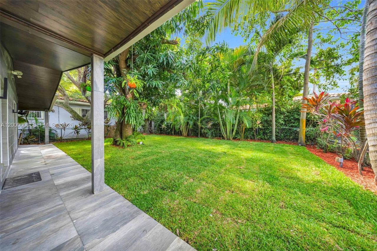 1104 NE 85th St, Miami, FL 33138 Photo