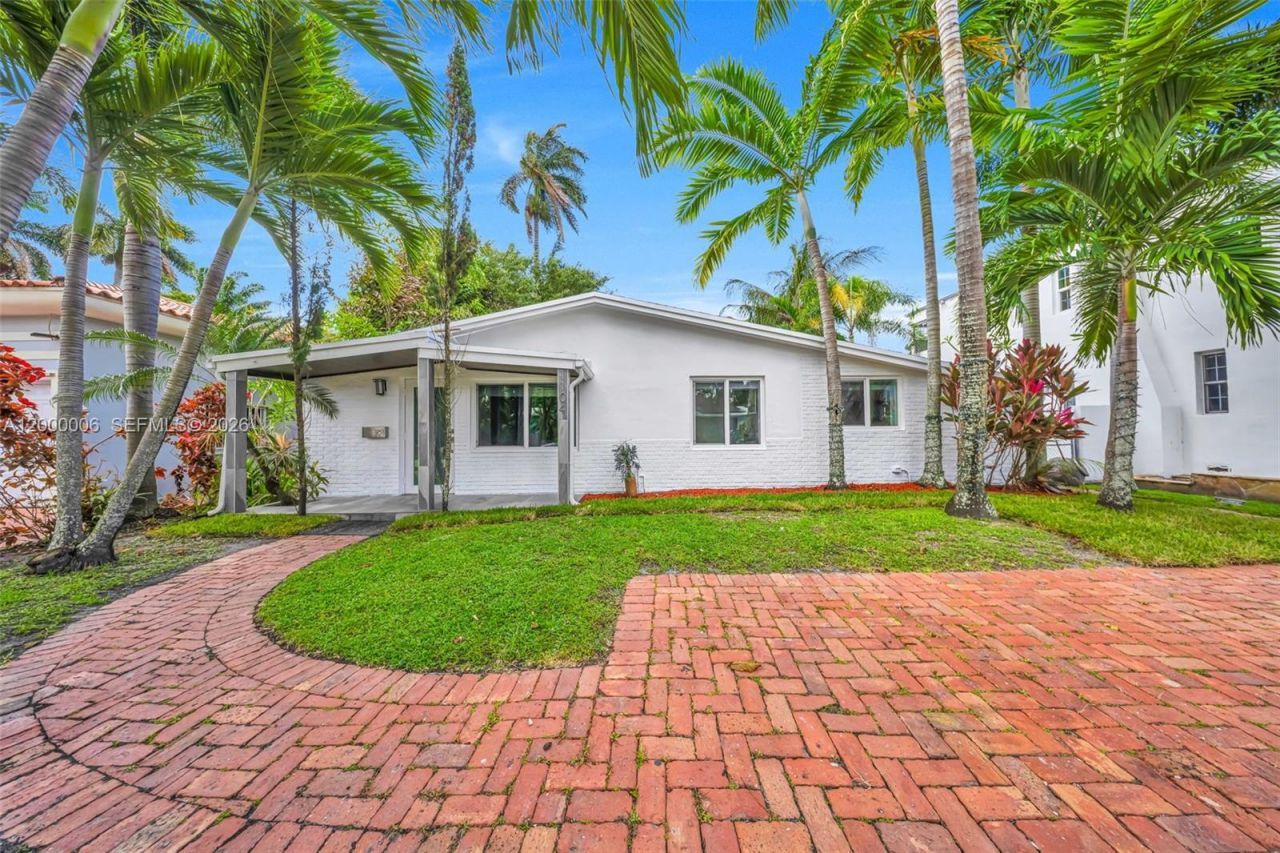 1104 NE 85th St, Miami, FL 33138 Photo