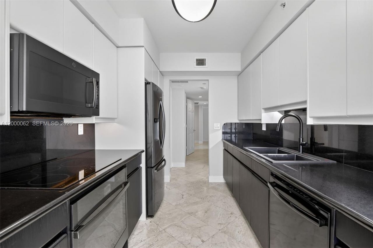 18671 Collins Ave, Unit 1702, Sunny Isles Beach, FL 33160 Photo