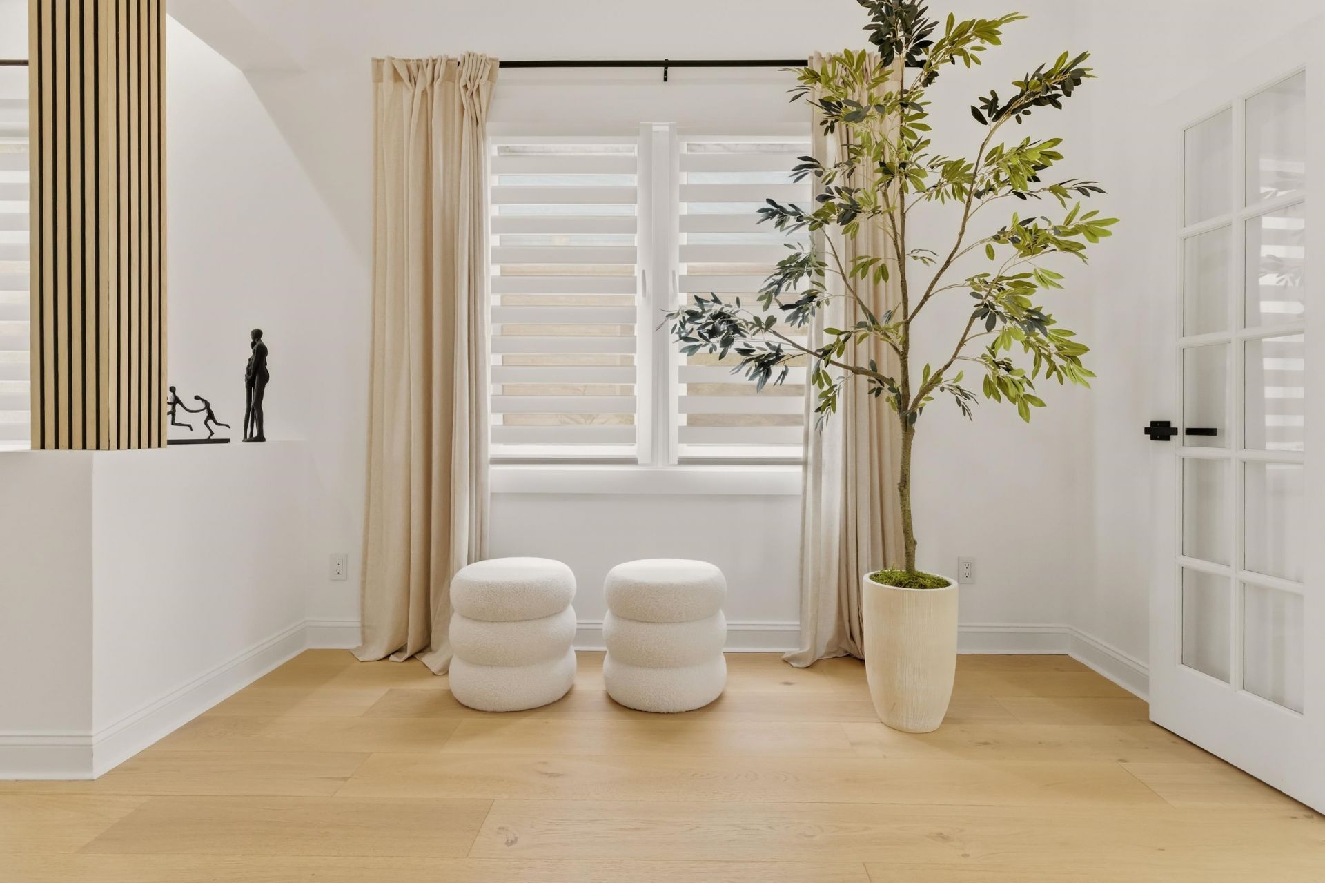 987 Shipmaster Ave. Photo 6