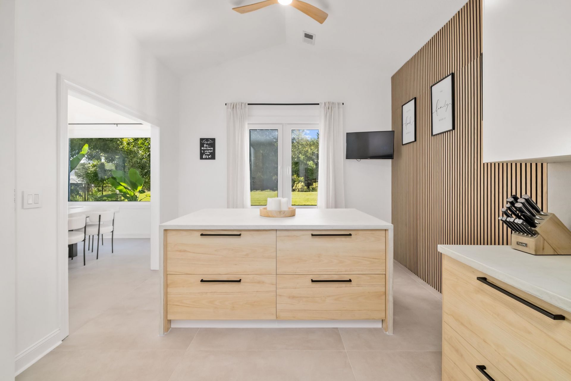 987 Shipmaster Ave. Photo 9