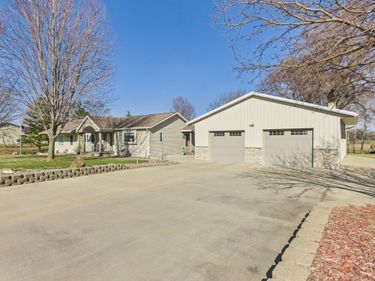 304 12th Avenue SE, Melrose, MN 56352