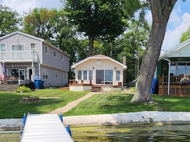 8121 N Tippecanoe Drive, Walkerton, IN 46574