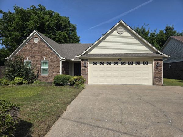 606 N Spring Street, Searcy, AR 72143