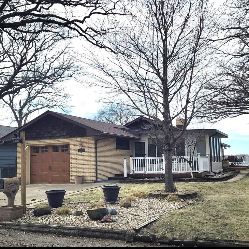 2602 Okoboji Blvd, West Okoboji, IA 51351 Main Photo