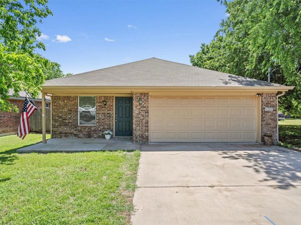 1202 E Avenue F, Lampasas, TX 76550