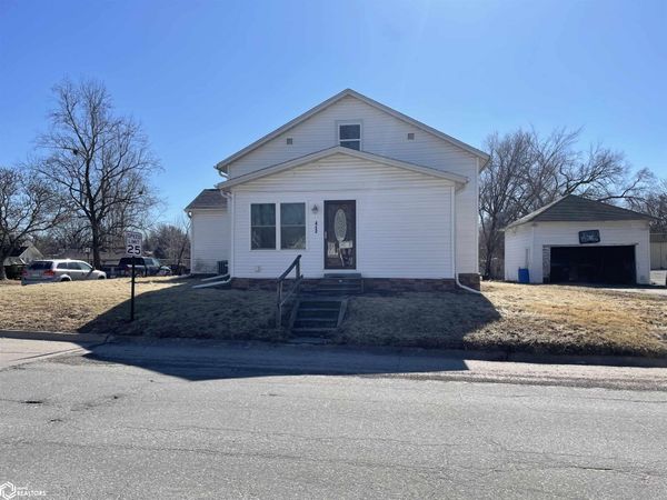 412 E Madison Street, Mount Pleasant, IA 52641
