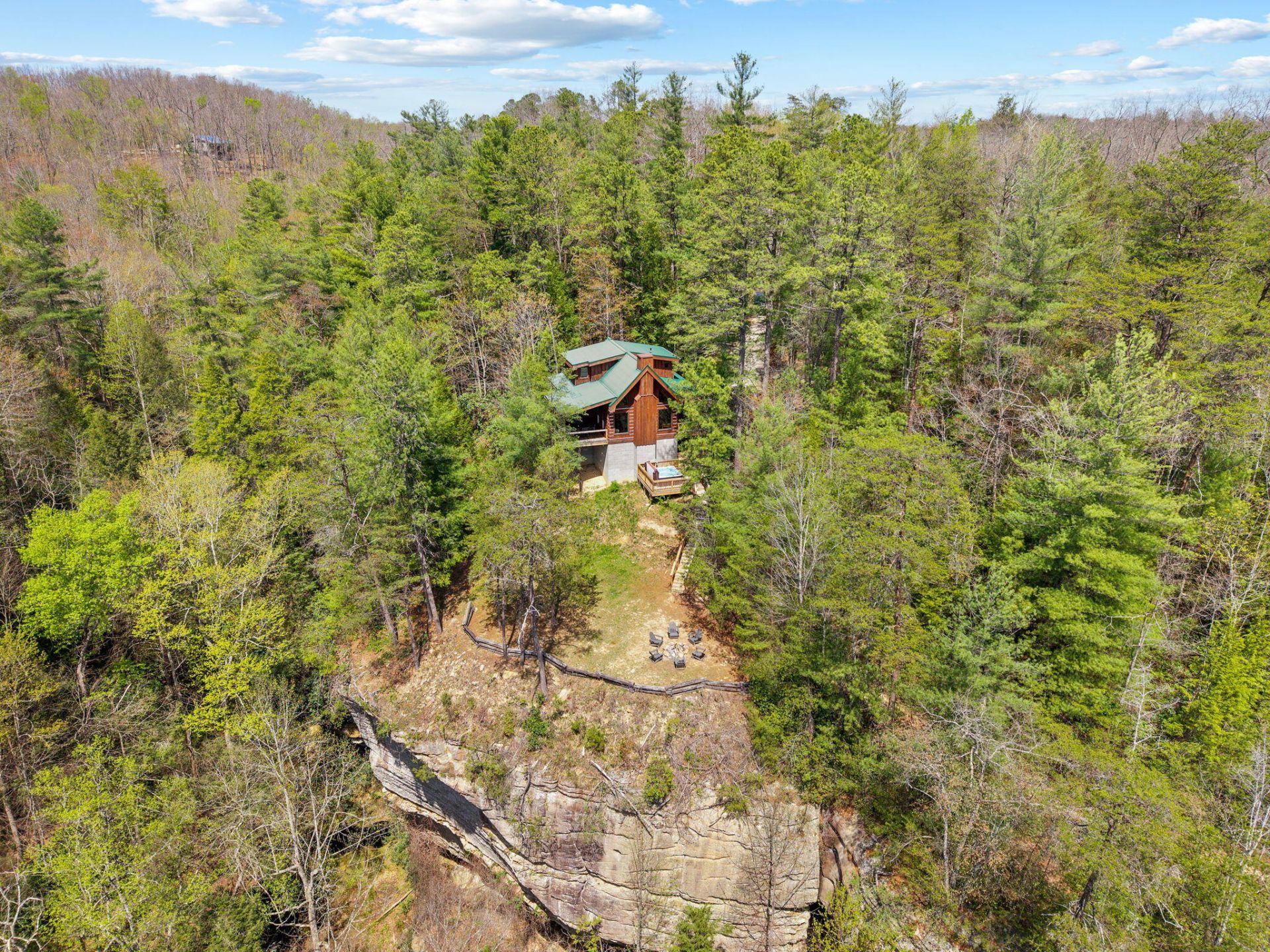 498 Lakeside Drive, Zoe, KY 41397