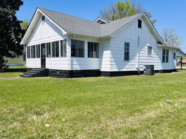 419 S Jackson St, Tullahoma, TN 37388