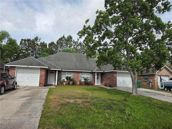 149-155 REMMY Court, Mandeville, LA 70448