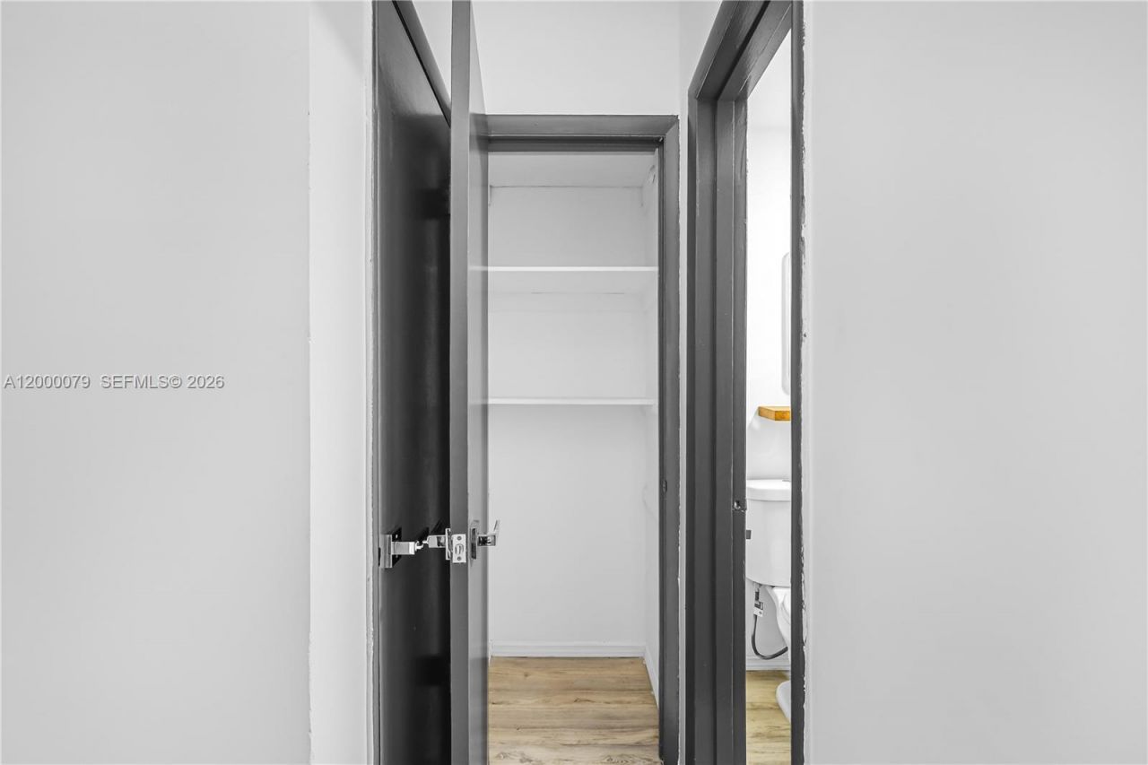 717 Espanola Way, Unit 110, Miami Beach, FL 33139 Photo