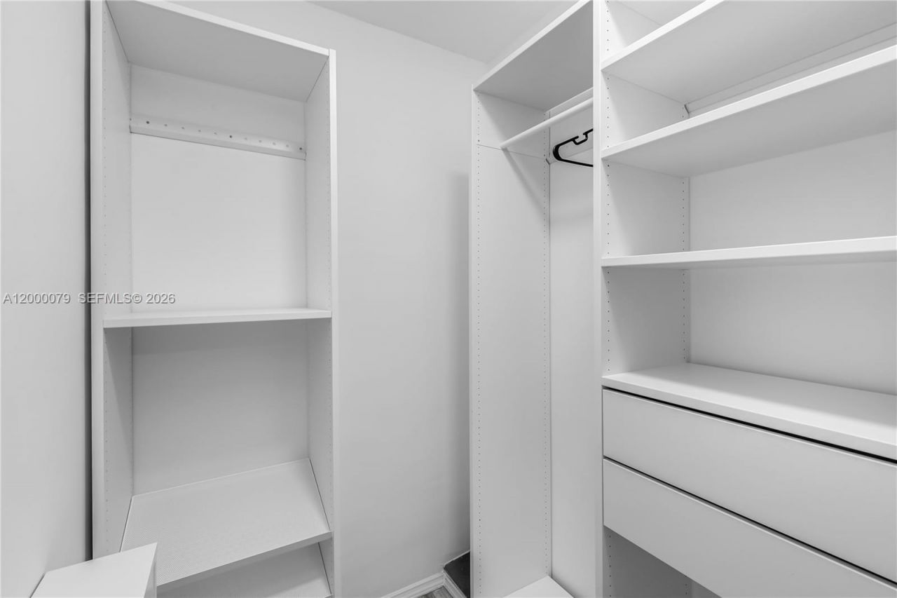 717 Espanola Way, Unit 110, Miami Beach, FL 33139 Photo