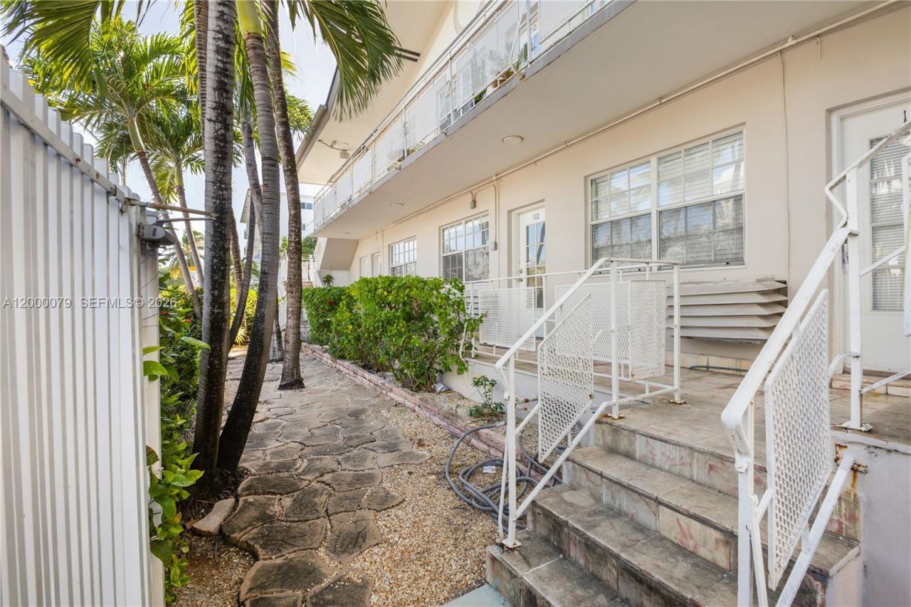 717 Espanola Way, Unit 110, Miami Beach, FL 33139 Photo