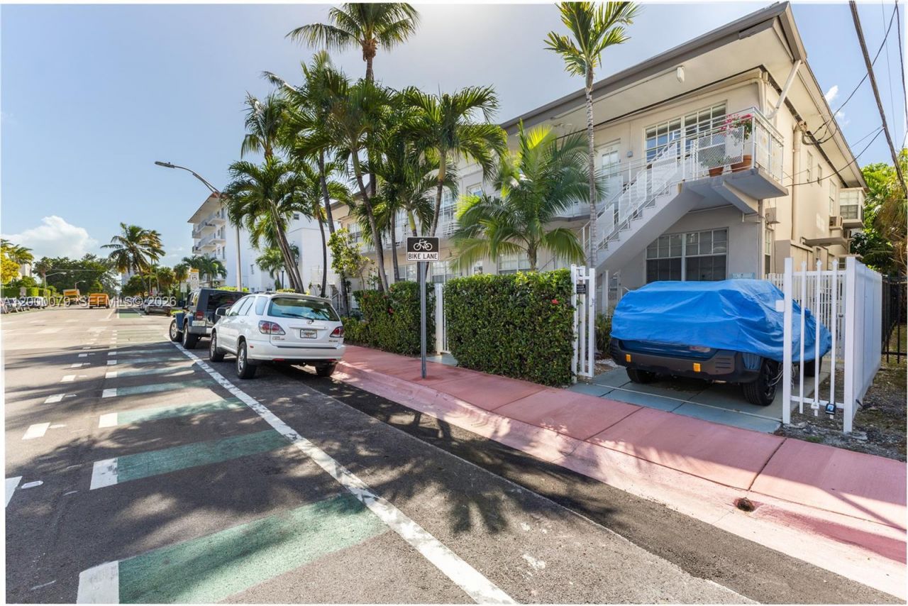 717 Espanola Way, Unit 110, Miami Beach, FL 33139 Photo